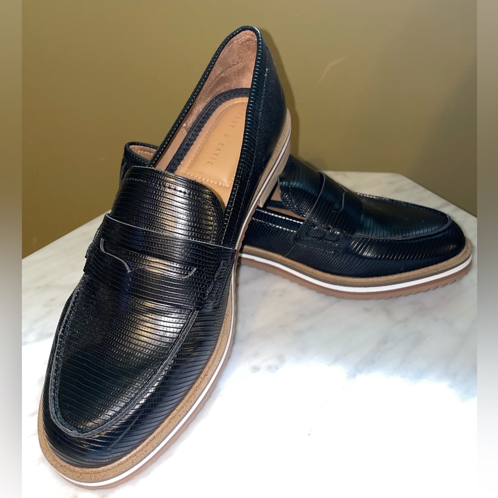 Kelly & Katie Black Textured Loafers